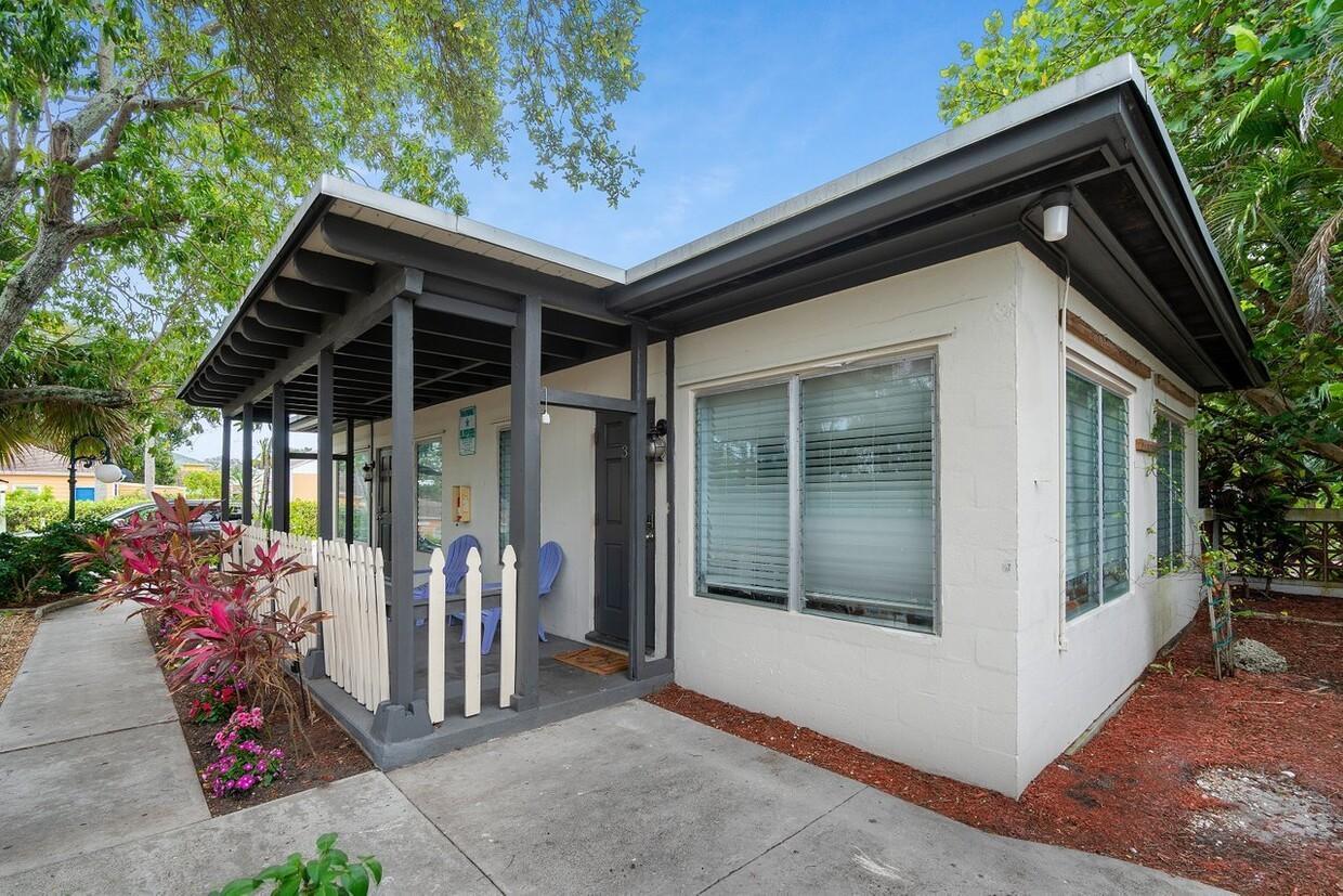 131 S Federal Hwy #4