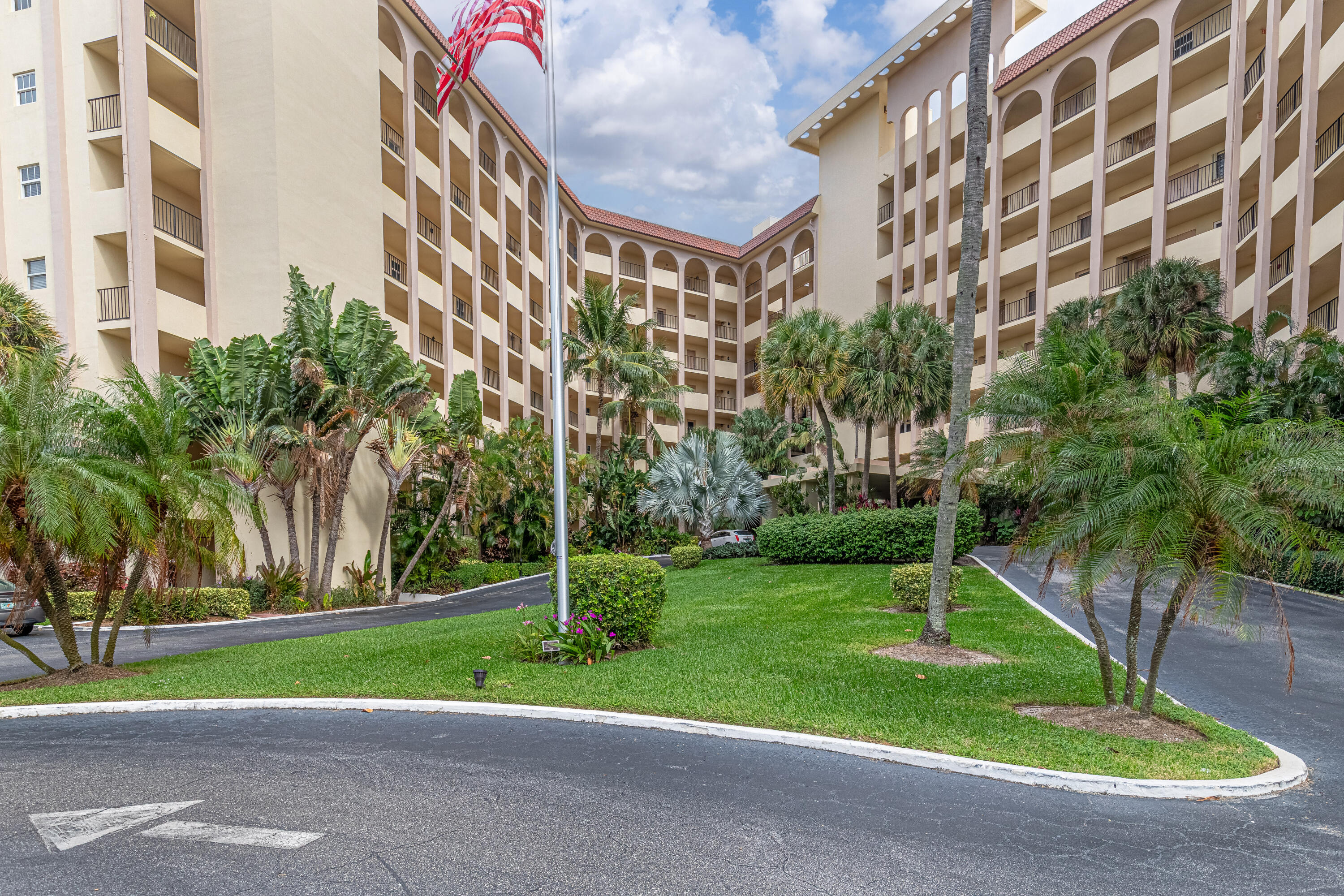 3475 S Ocean Blvd #201 Palm Beach, FL 33480