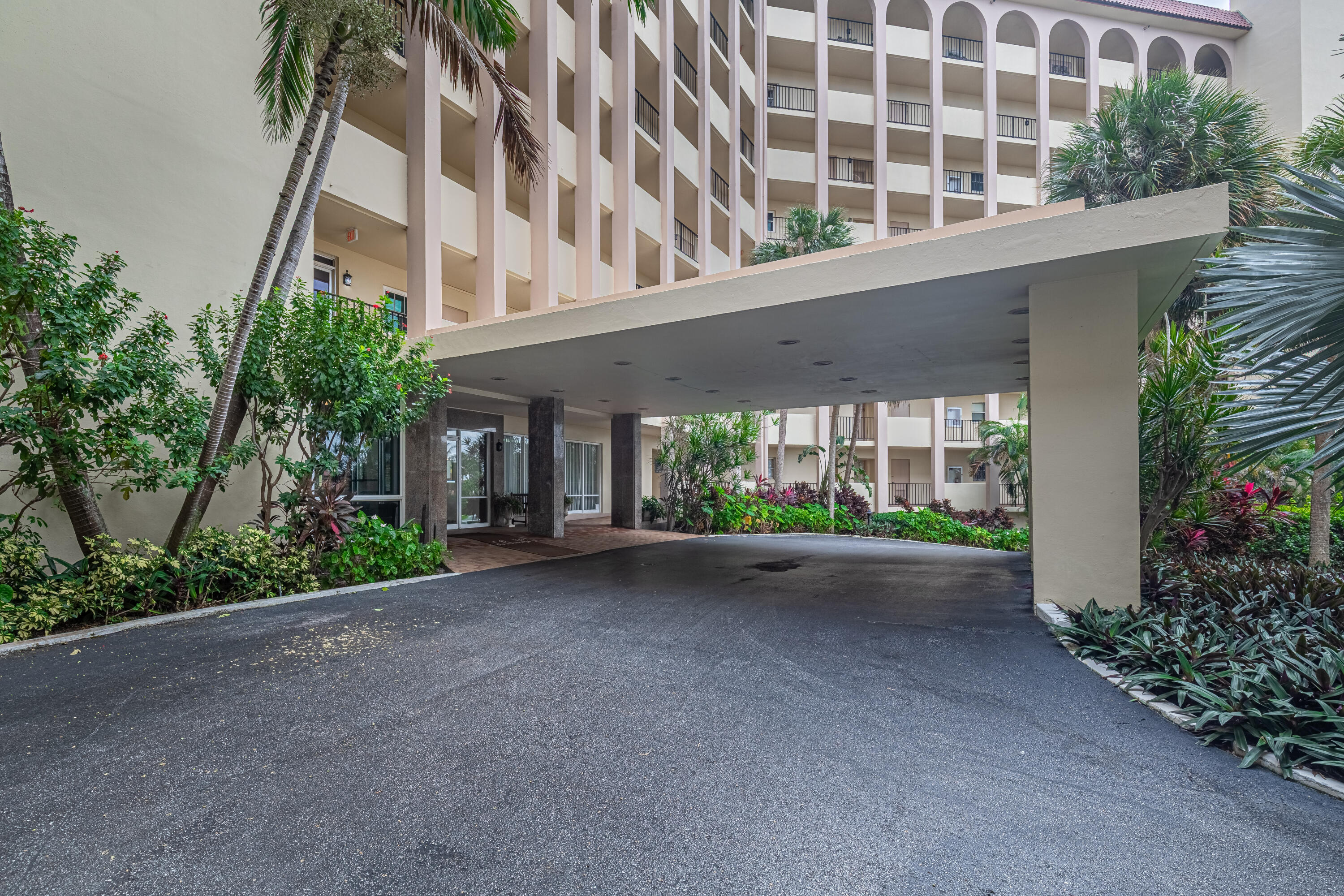 3475 S Ocean Blvd #201 Palm Beach, FL 33480