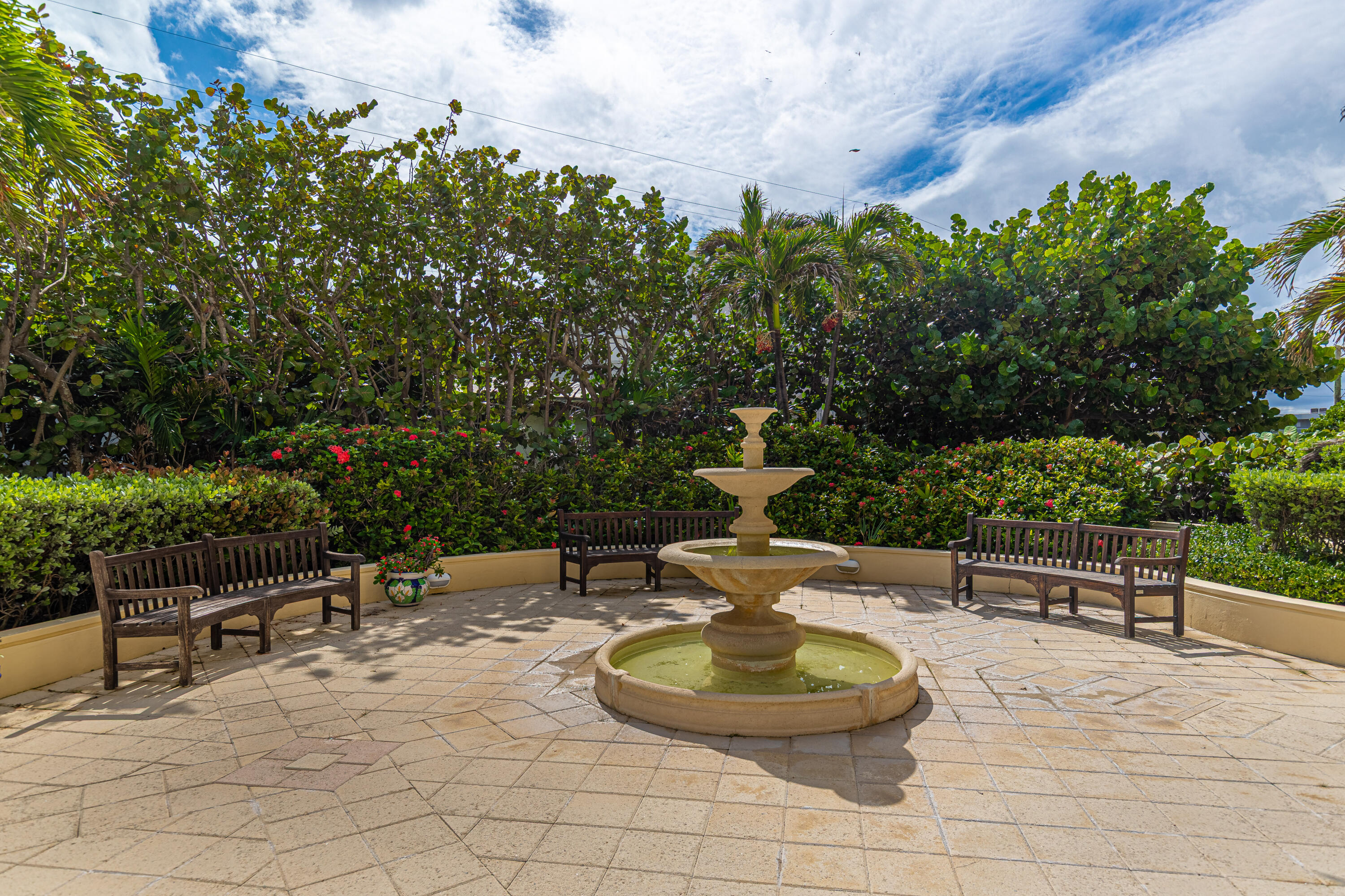 3475 S Ocean Blvd #201 Palm Beach, FL 33480