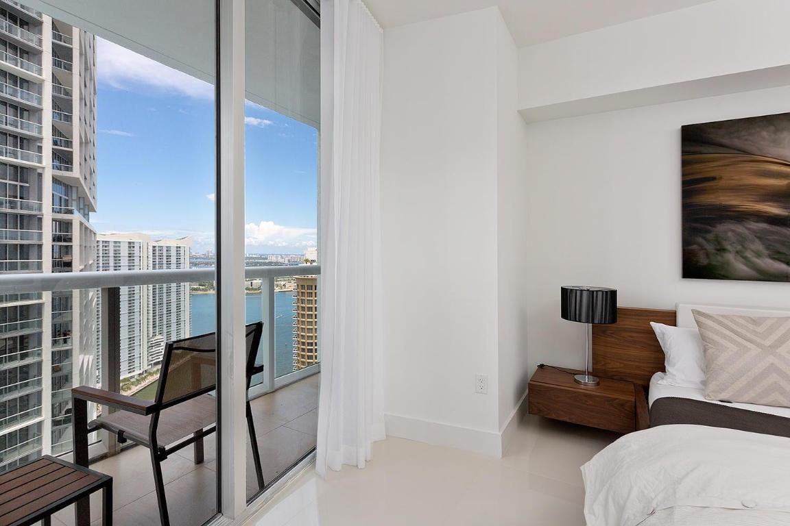 image Icon Brickell II16