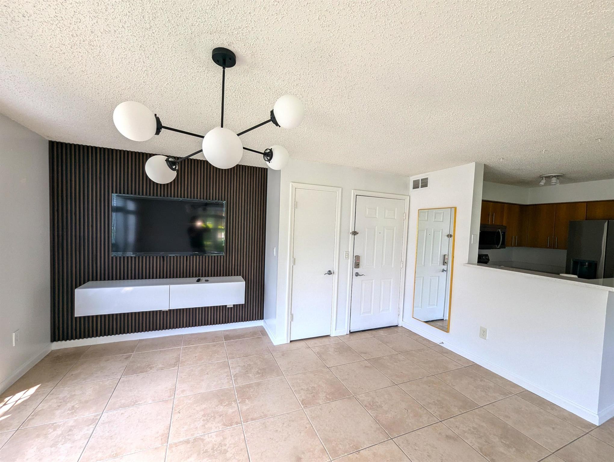 1215 Crystal Way #G Delray Beach, FL 33445