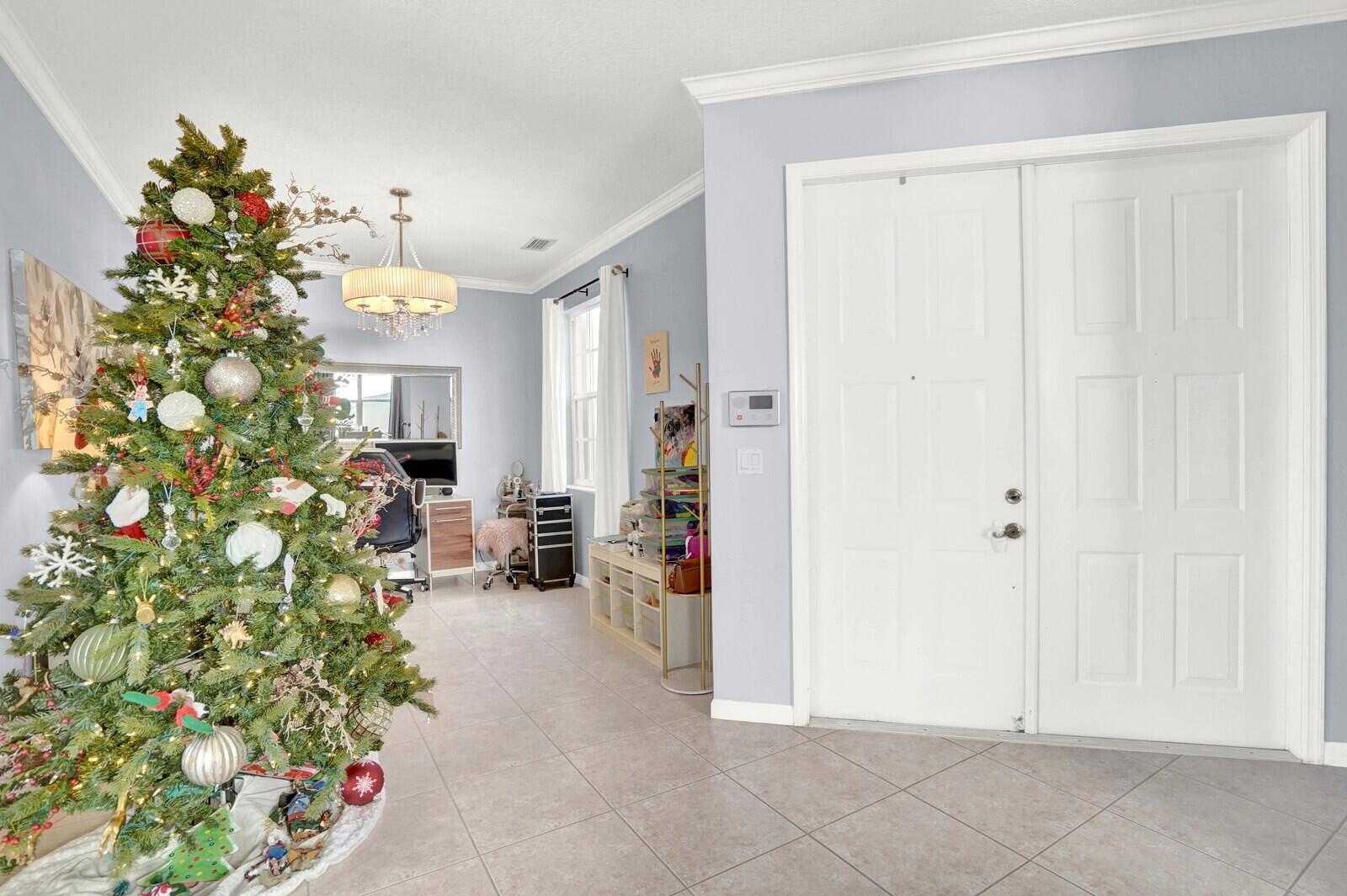 130 Canterbury Pl Royal Palm Beach, FL 33414