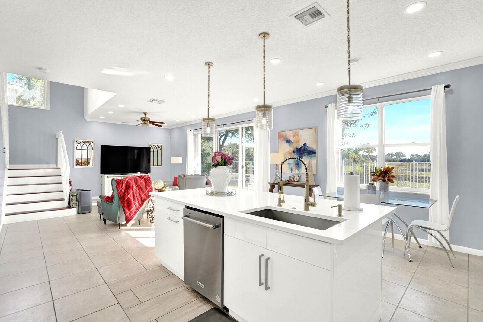 130 Canterbury Pl Royal Palm Beach, FL 33414