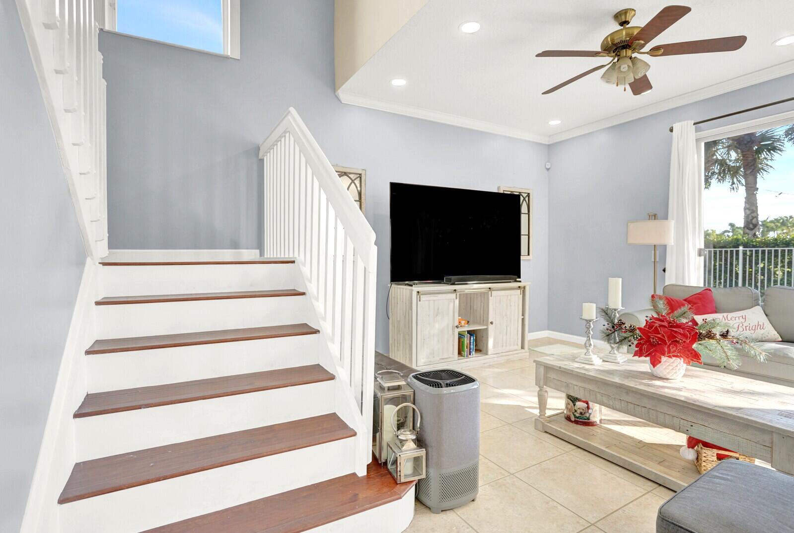 130 Canterbury Pl Royal Palm Beach, FL 33414