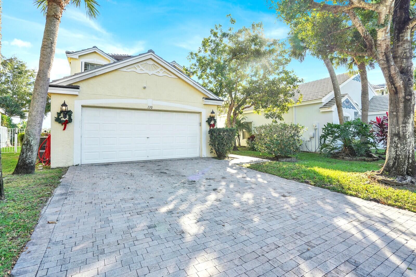 130 Canterbury Pl Royal Palm Beach, FL 33414