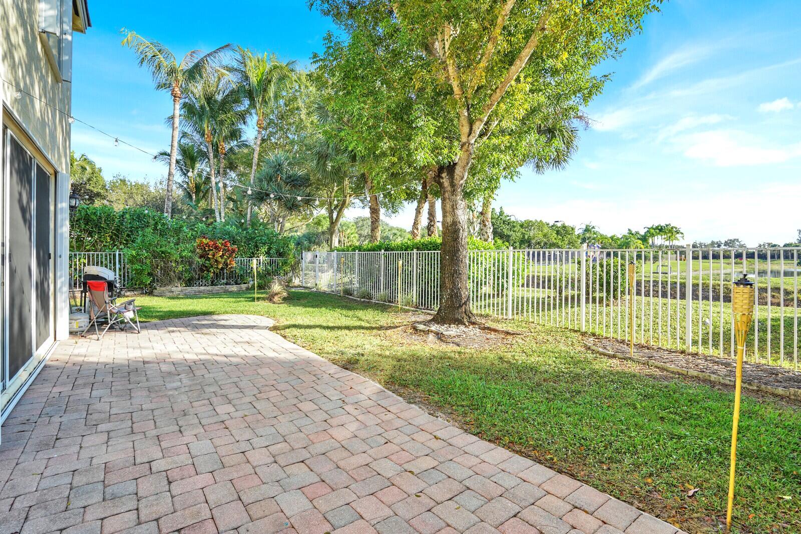 130 Canterbury Pl Royal Palm Beach, FL 33414