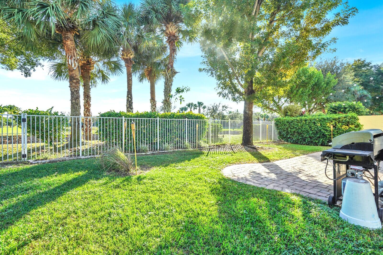 130 Canterbury Pl Royal Palm Beach, FL 33414