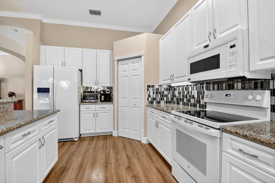 7803 Sundial Hbr Pt Lake Worth, FL 33467