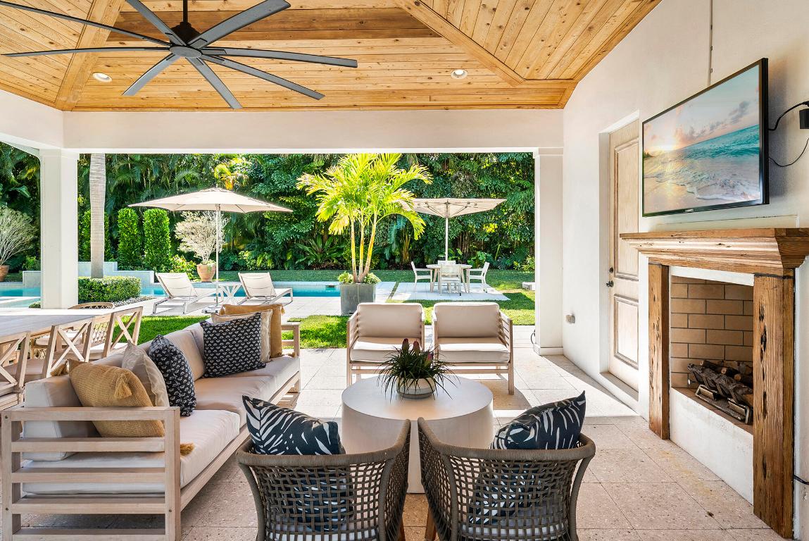 124 Forest Hl West Palm Beach, FL 33405