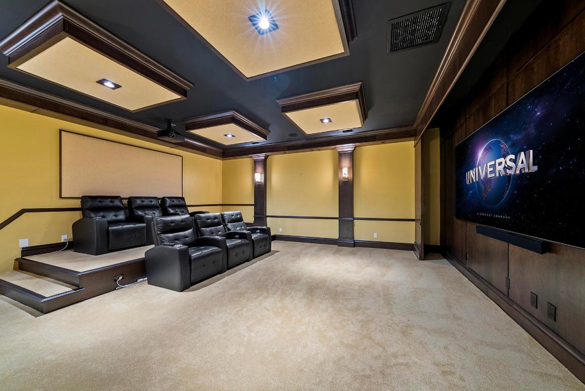 124 Forest Hl West Palm Beach, FL 33405