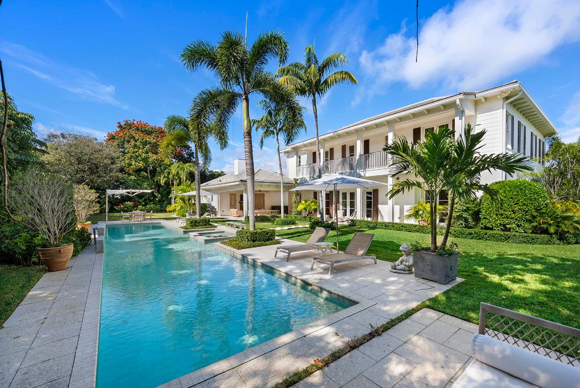 124 Forest Hl West Palm Beach, FL 33405