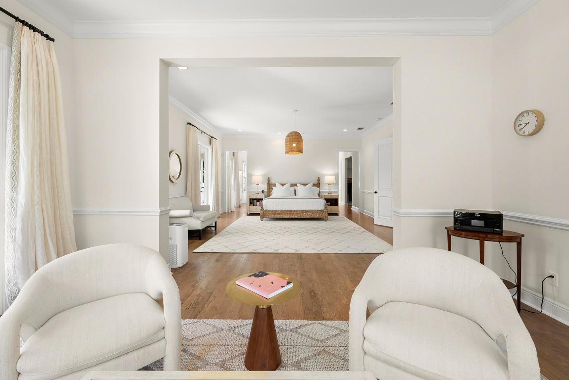 124 Forest Hl West Palm Beach, FL 33405