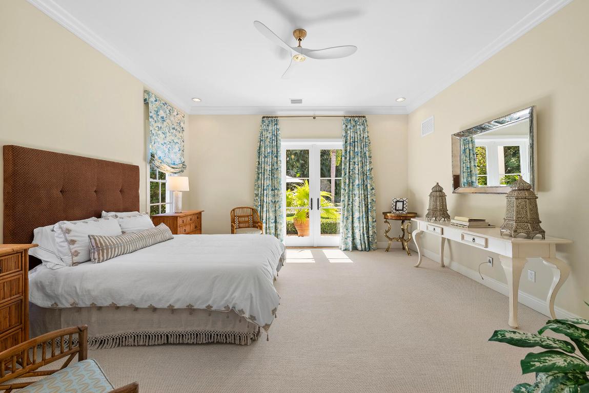 124 Forest Hl West Palm Beach, FL 33405