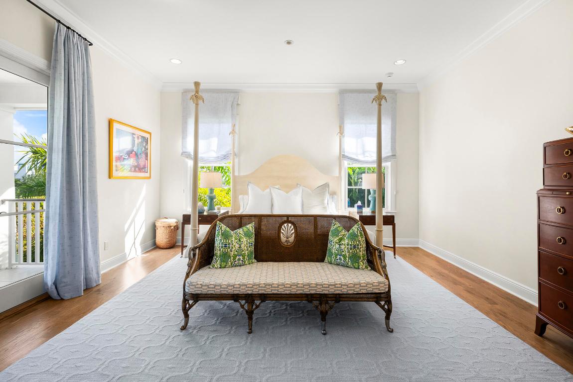 124 Forest Hl West Palm Beach, FL 33405