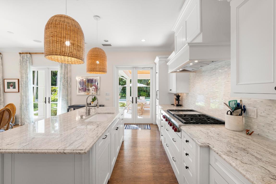 124 Forest Hl West Palm Beach, FL 33405