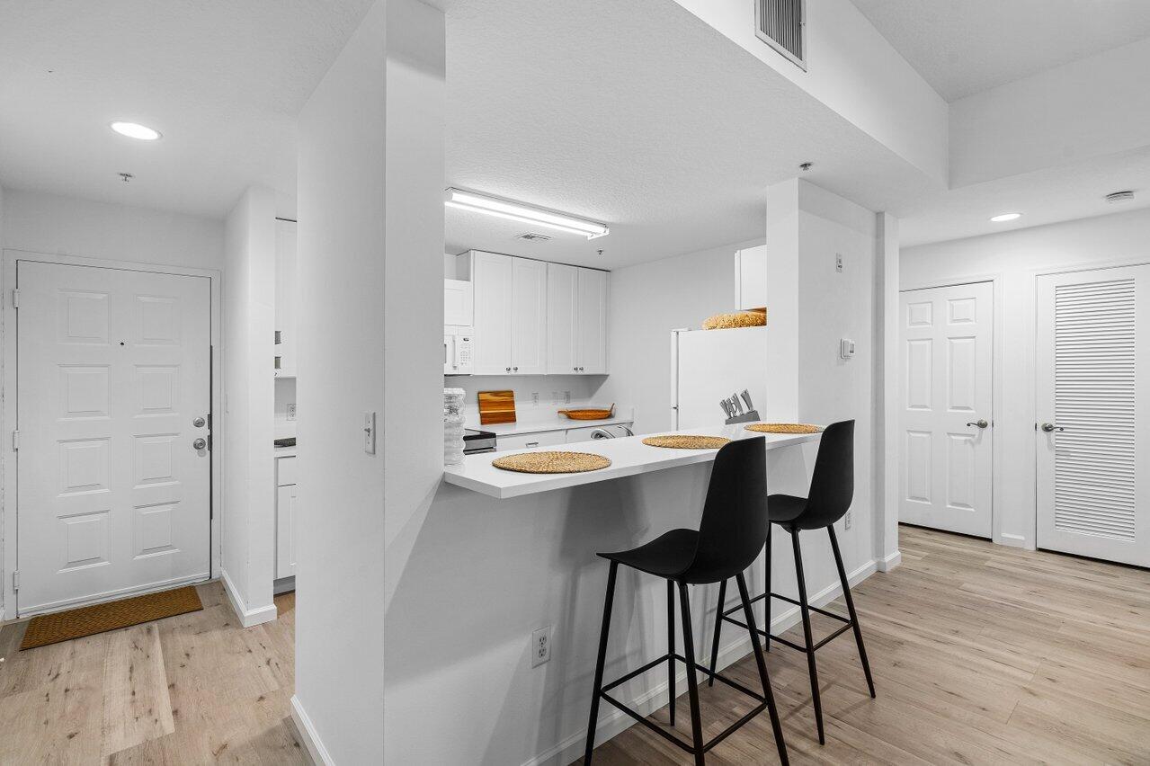 1209 Main #302 Jupiter, FL 33458