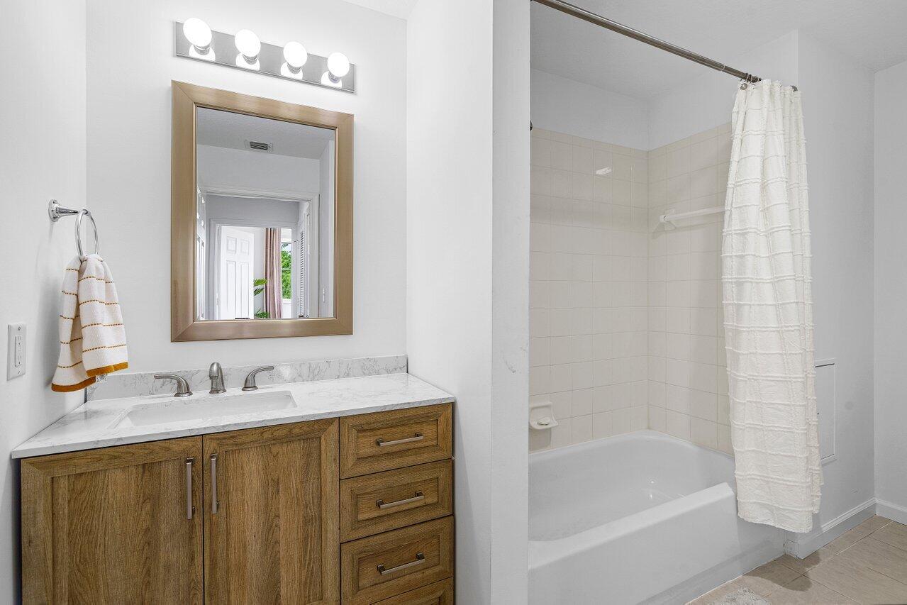 1209 Main #302 Jupiter, FL 33458