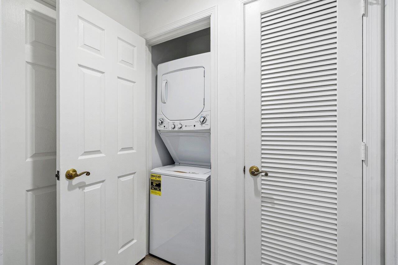 1209 Main #302 Jupiter, FL 33458