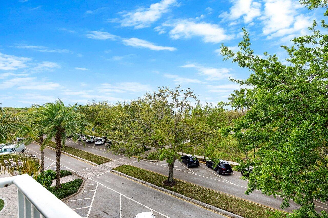 1209 Main #302 Jupiter, FL 33458