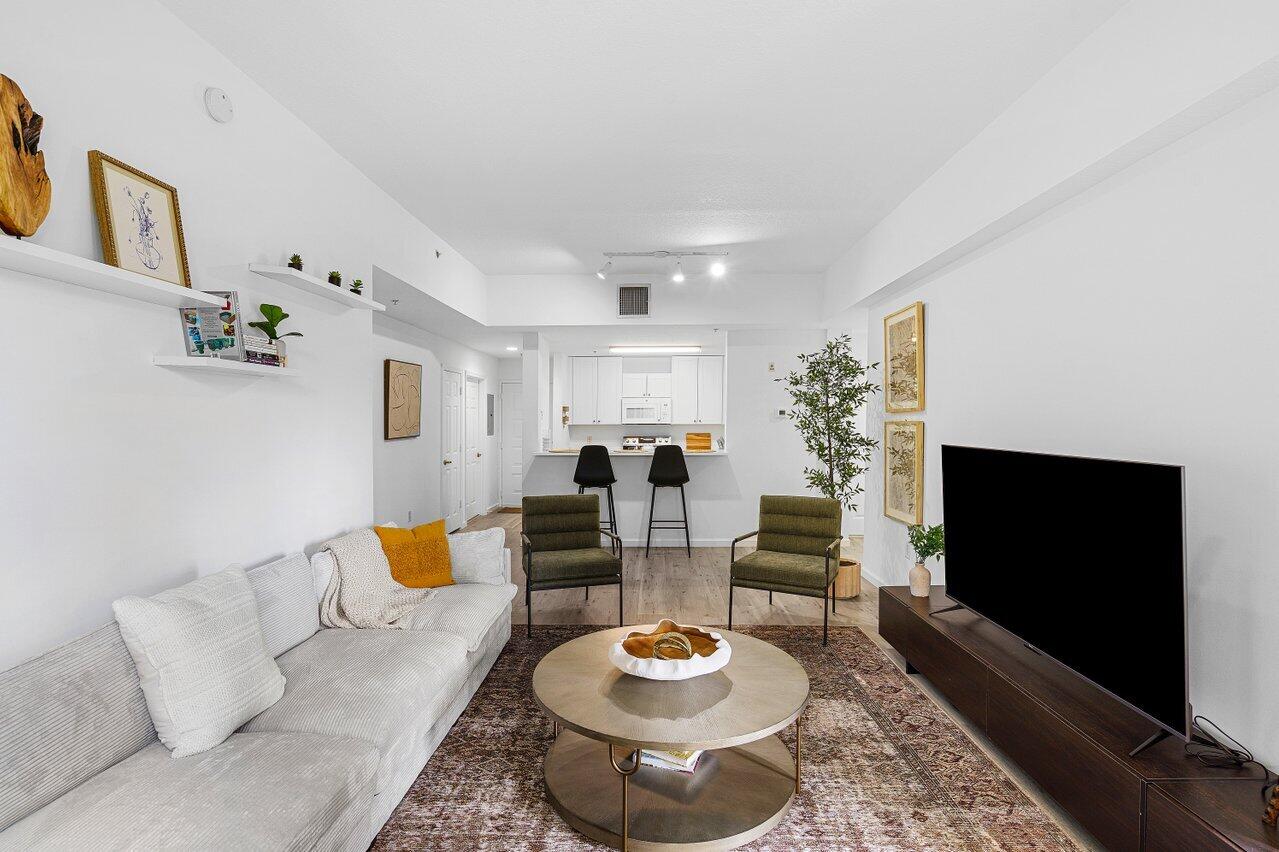 1209 Main #302 Jupiter, FL 33458