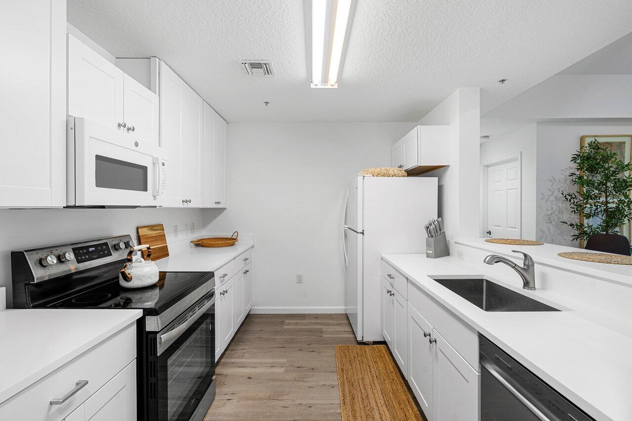 1209 Main #302 Jupiter, FL 33458