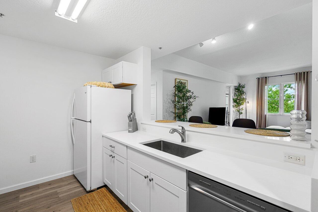 1209 Main #302 Jupiter, FL 33458