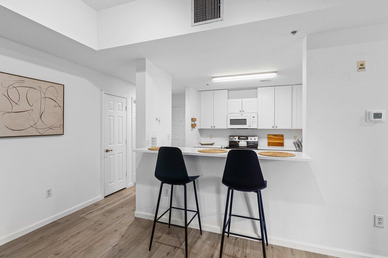 1209 Main #302 Jupiter, FL 33458