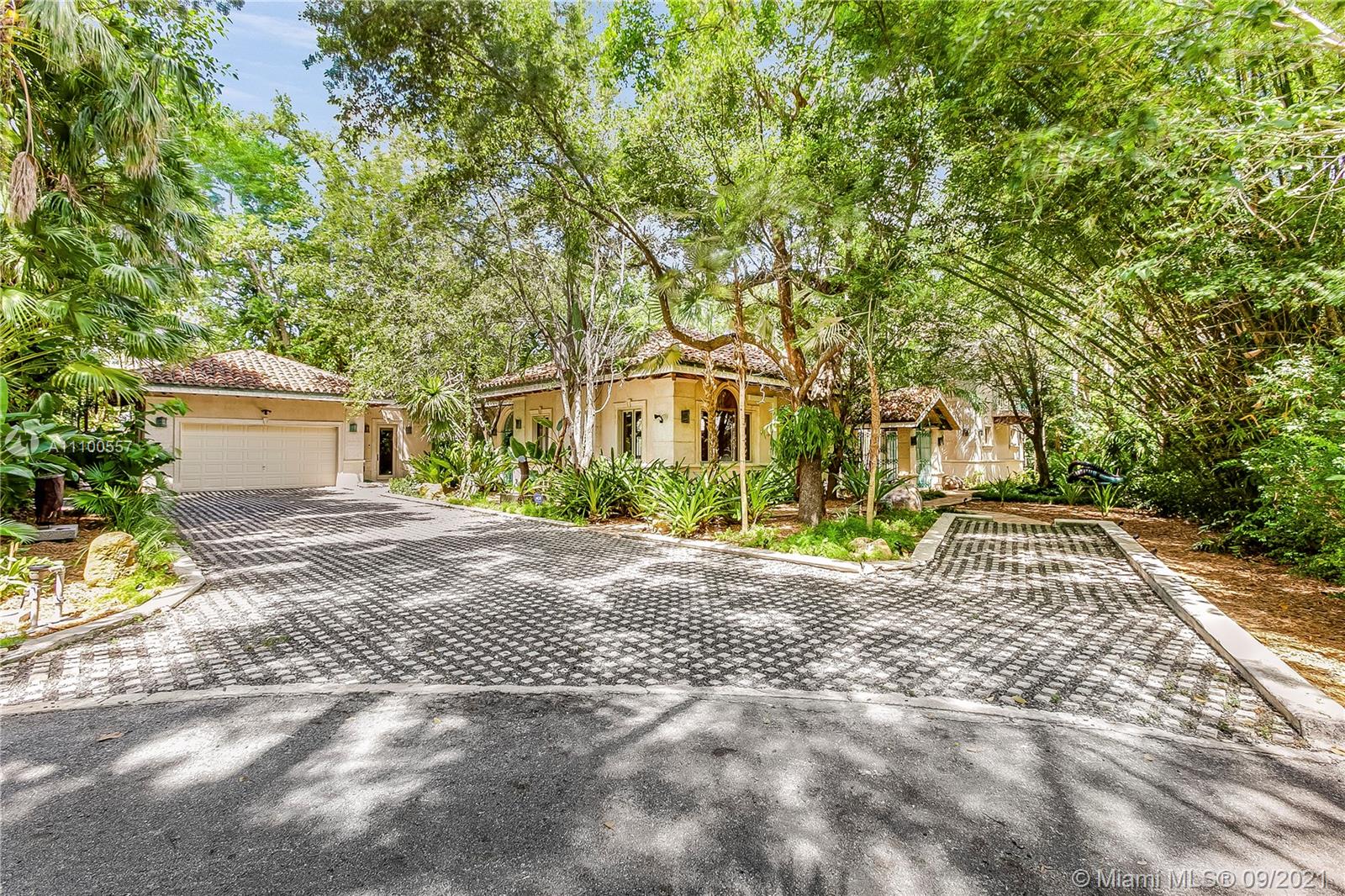 3504 Banyan Circle