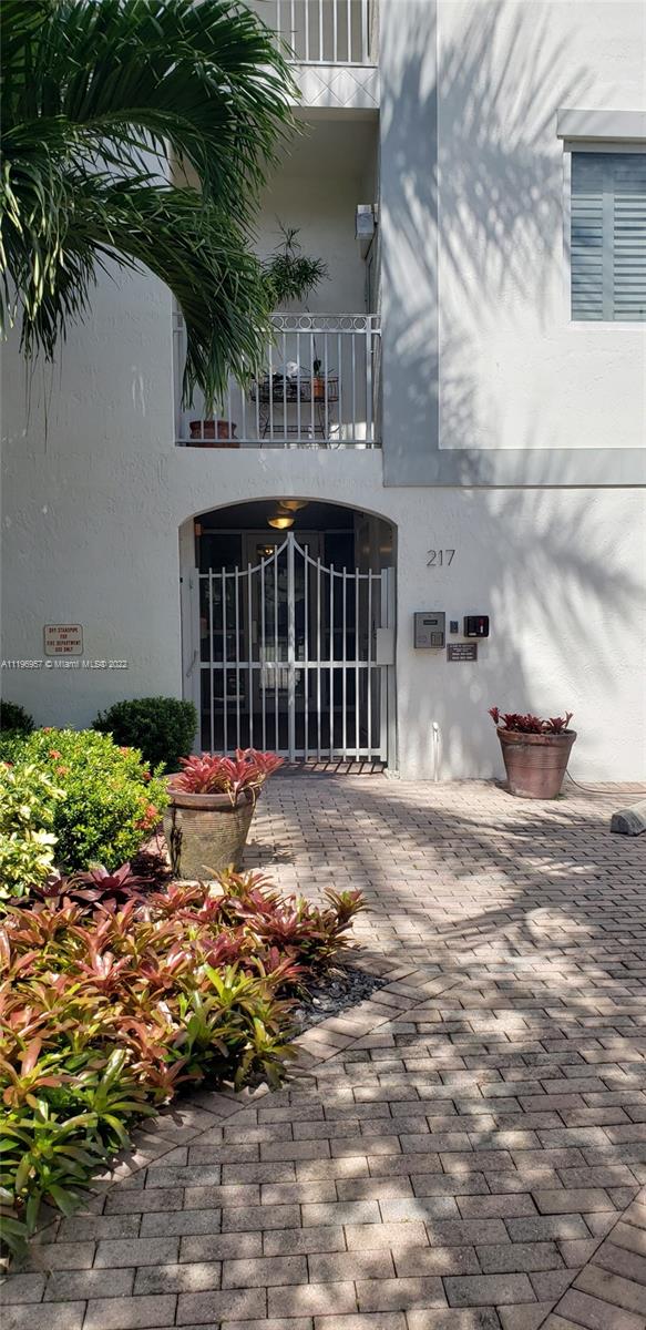 217 Hendricks Isle #301