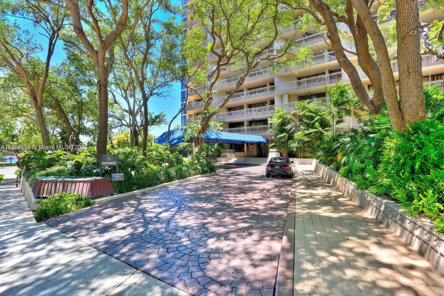 image Yacht Harbour25