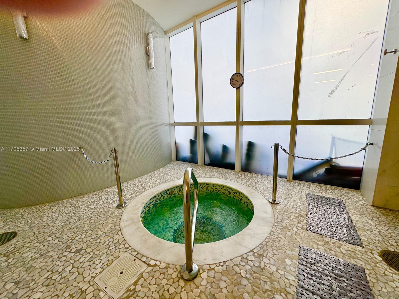 image Trump Palace Condo25