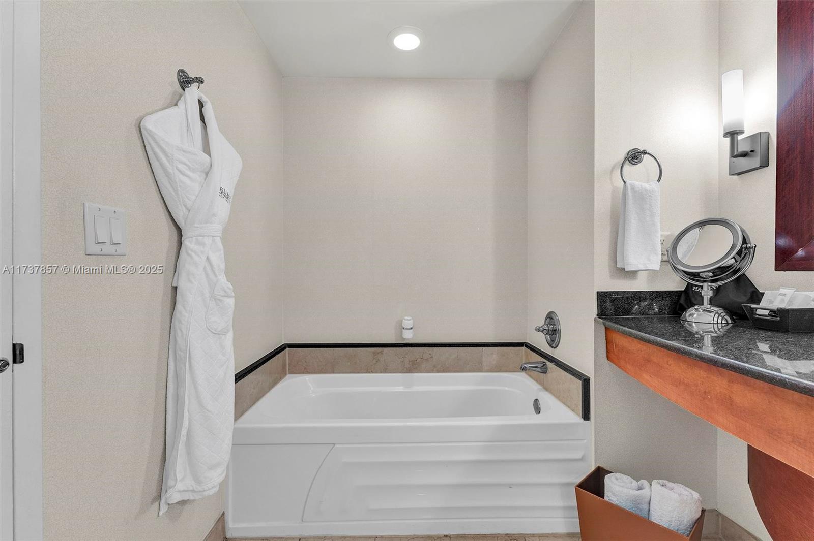 18001 Collins Ave #2002,Sunny Isles Beach, FL 33160