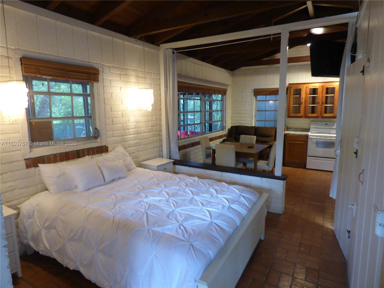 5858 SW 80th St South Miami, FL 33143