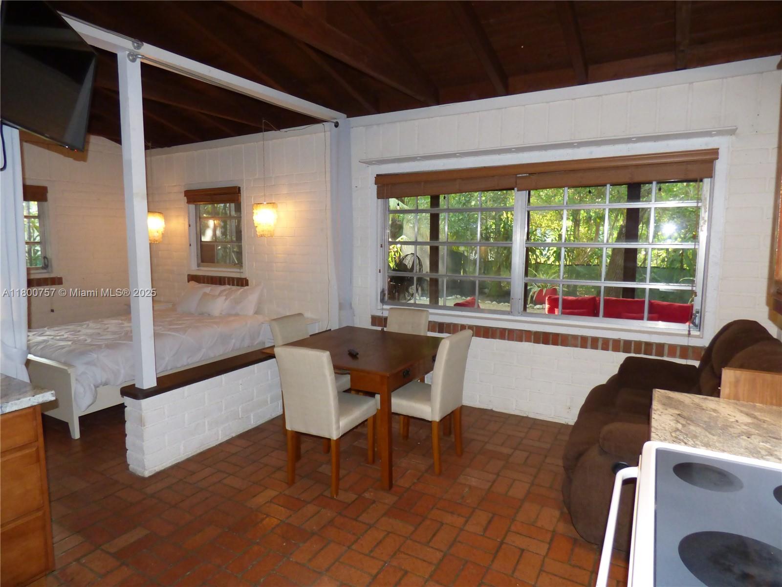 5858 SW 80th St South Miami, FL 33143