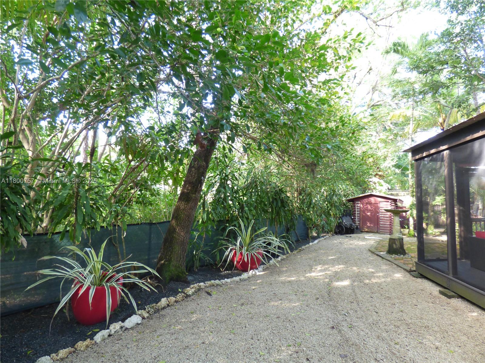 5858 SW 80th St South Miami, FL 33143