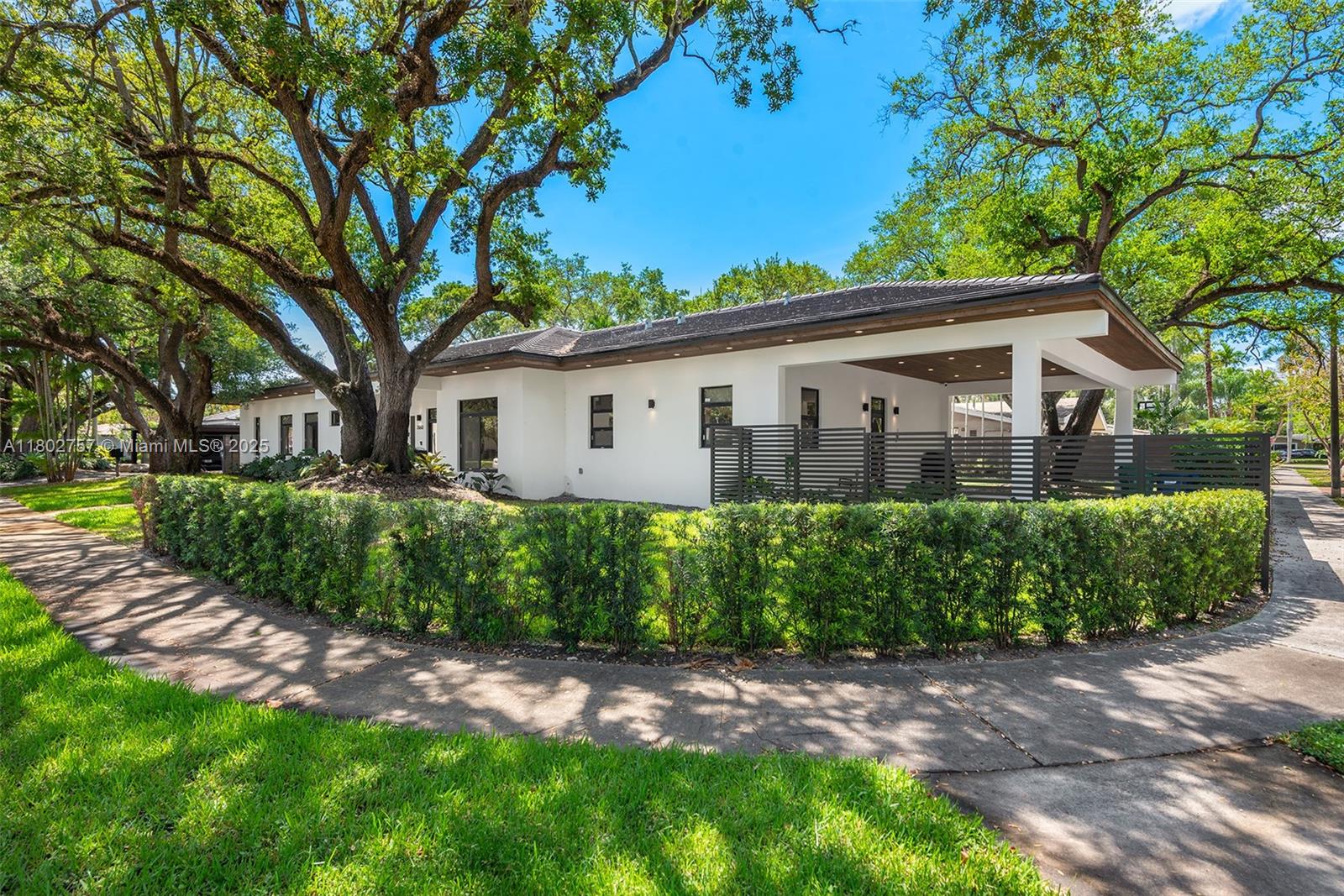 2060 NE 198th Miami, FL 33179 2060 NE 198th Miami, FL 33179