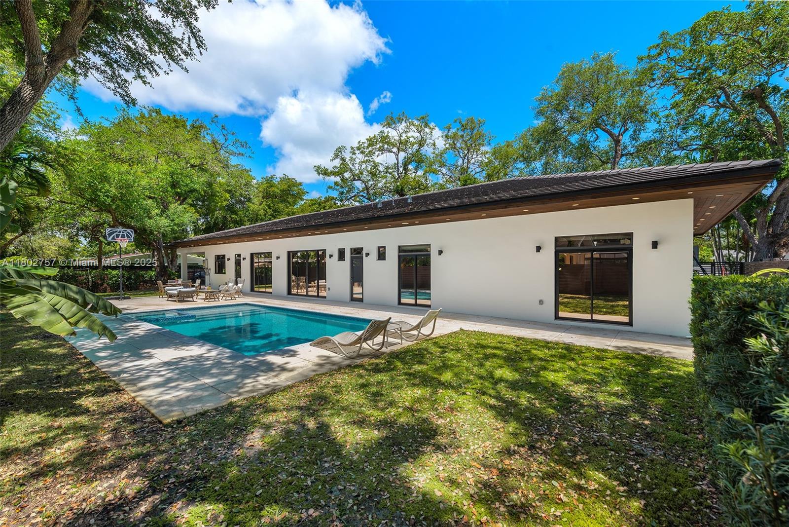 2060 NE 198th Miami, FL 33179 2060 NE 198th Miami, FL 33179
