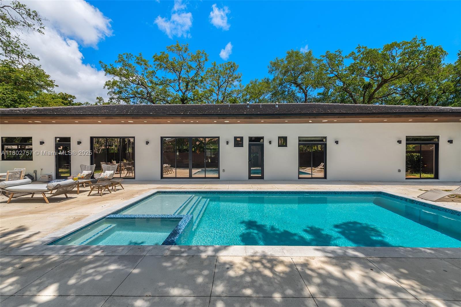 2060 NE 198th Miami, FL 33179 2060 NE 198th Miami, FL 33179