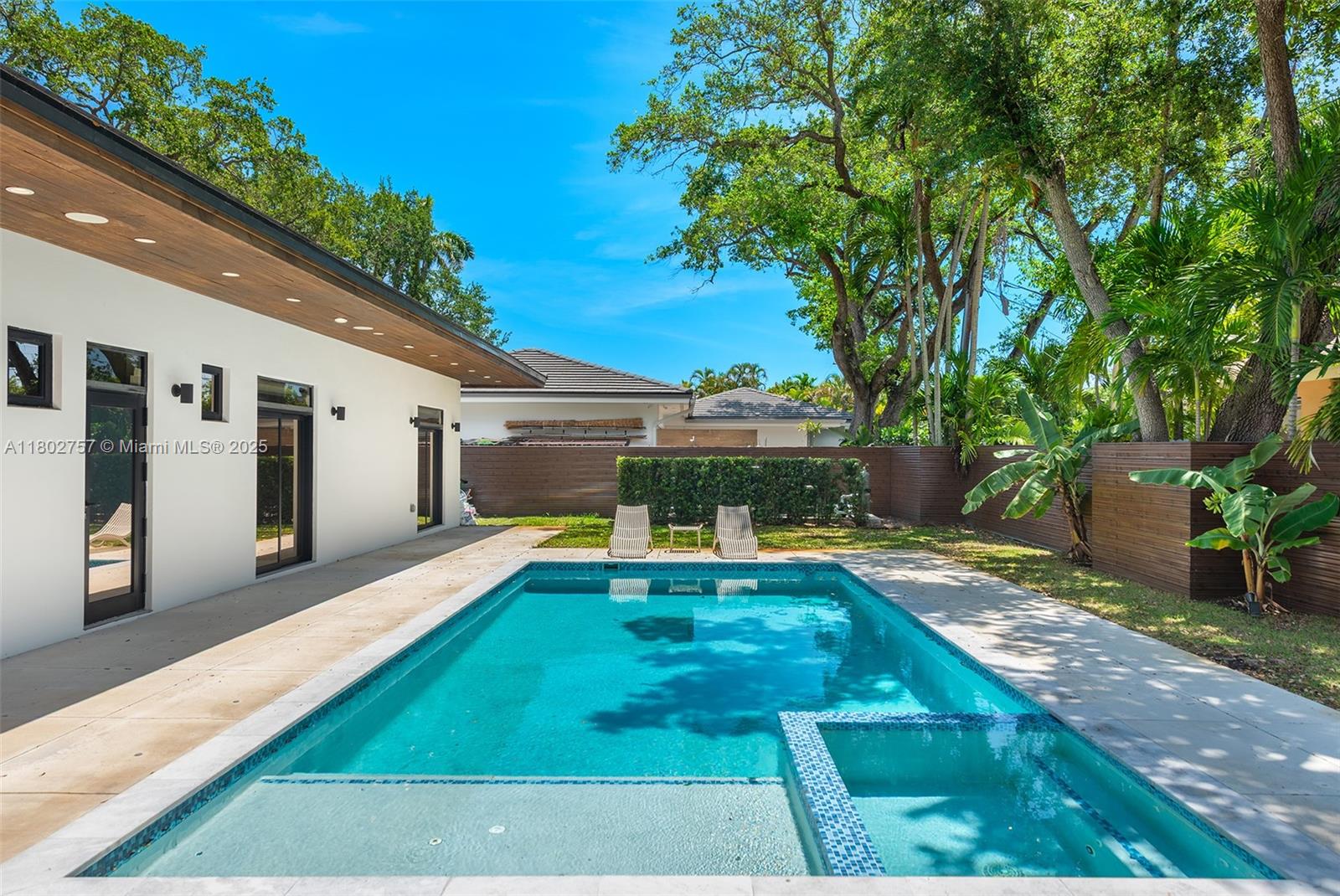 2060 NE 198th Miami, FL 33179 2060 NE 198th Miami, FL 33179