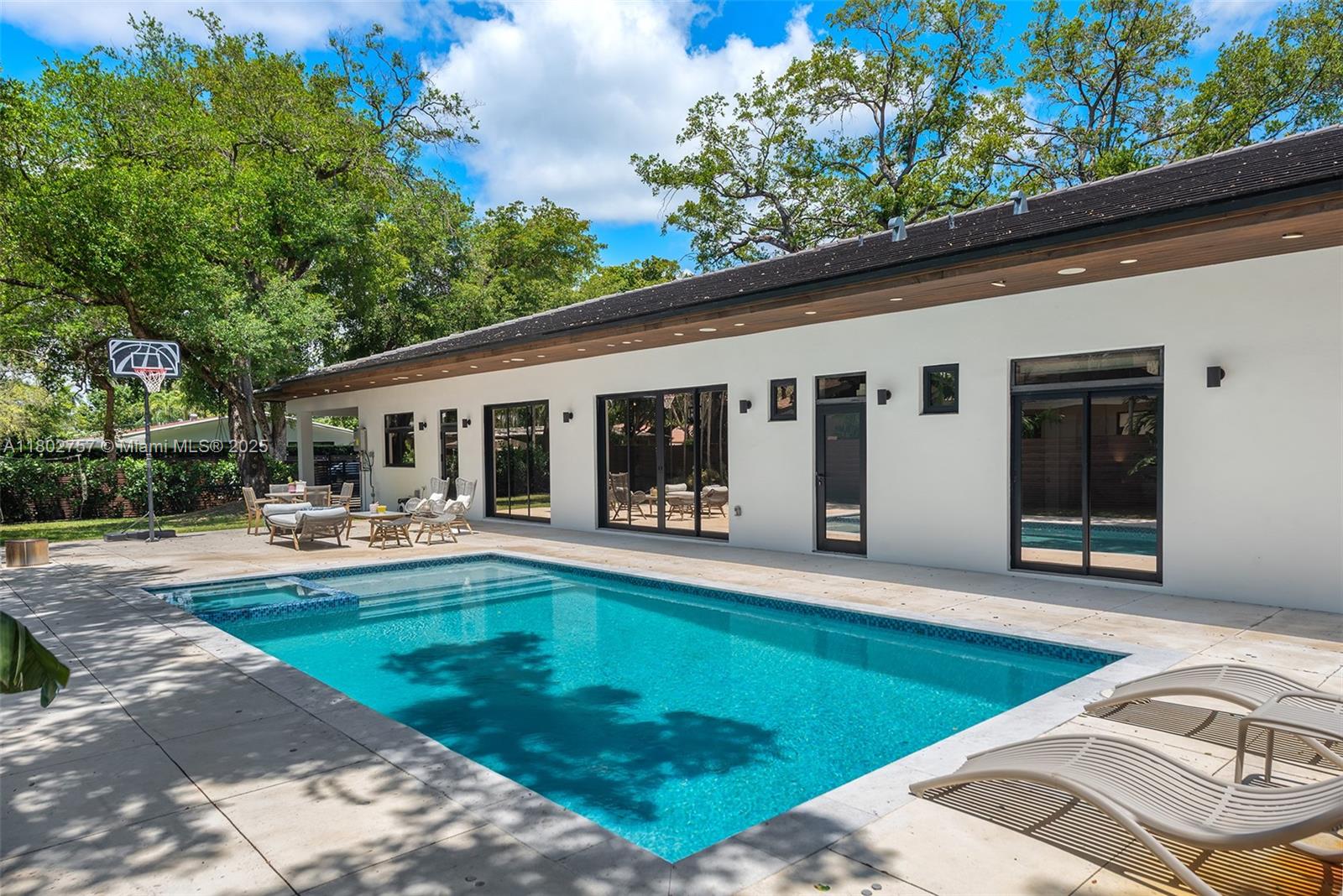 2060 NE 198th Miami, FL 33179 2060 NE 198th Miami, FL 33179