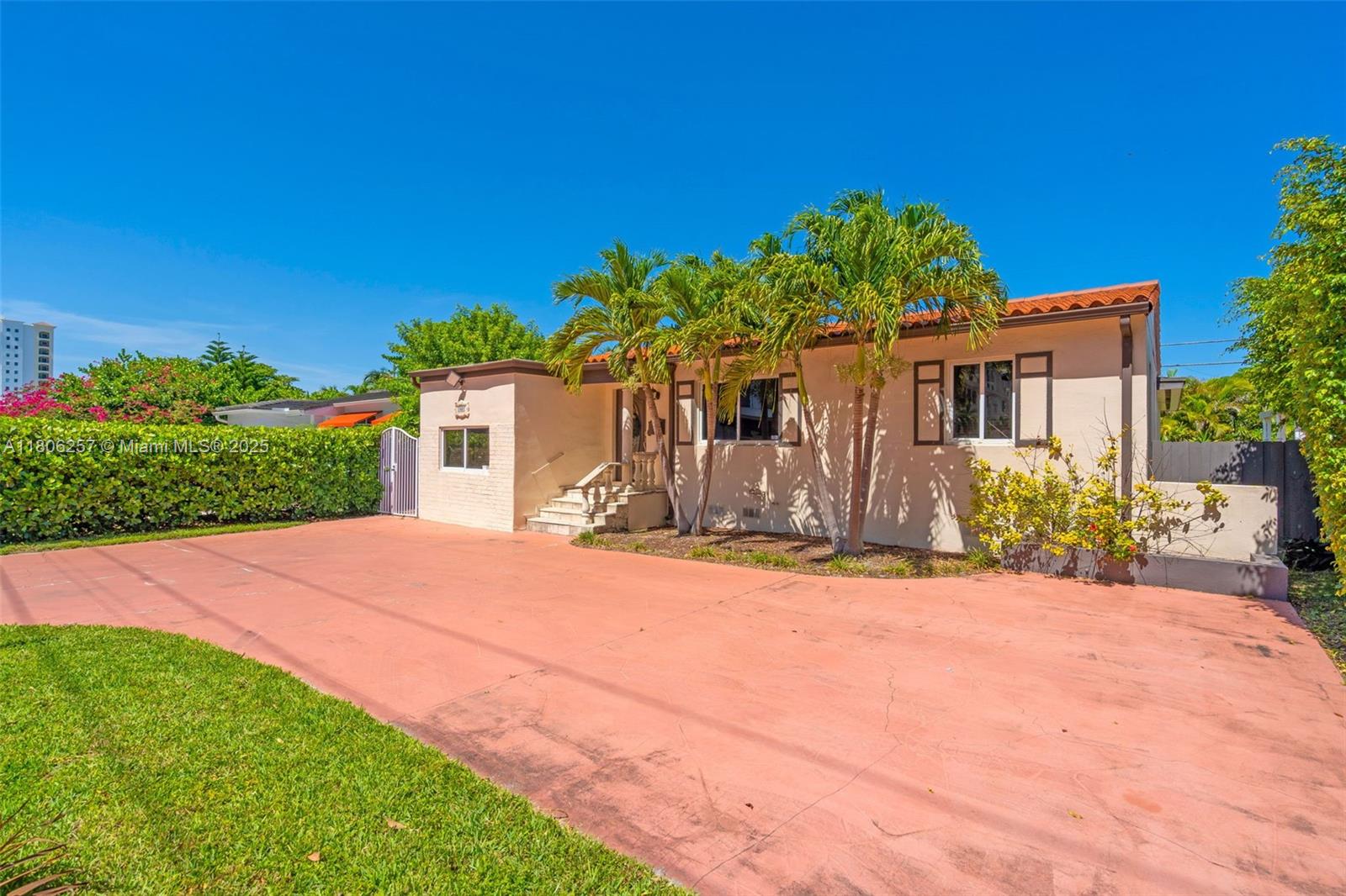 1901 SW 37th Ave,Miami, FL 33145