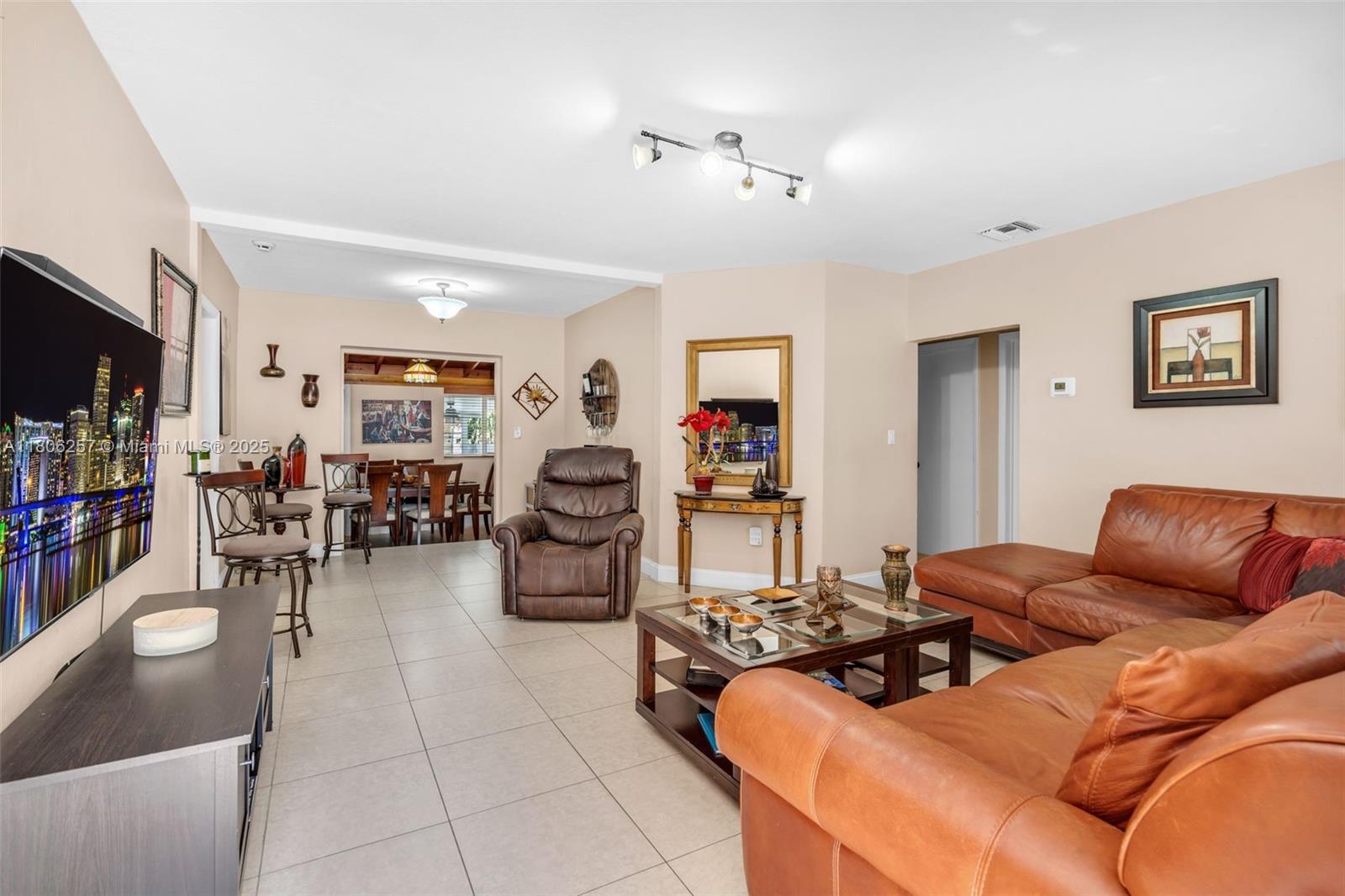 1901 SW 37th Ave,Miami, FL 33145