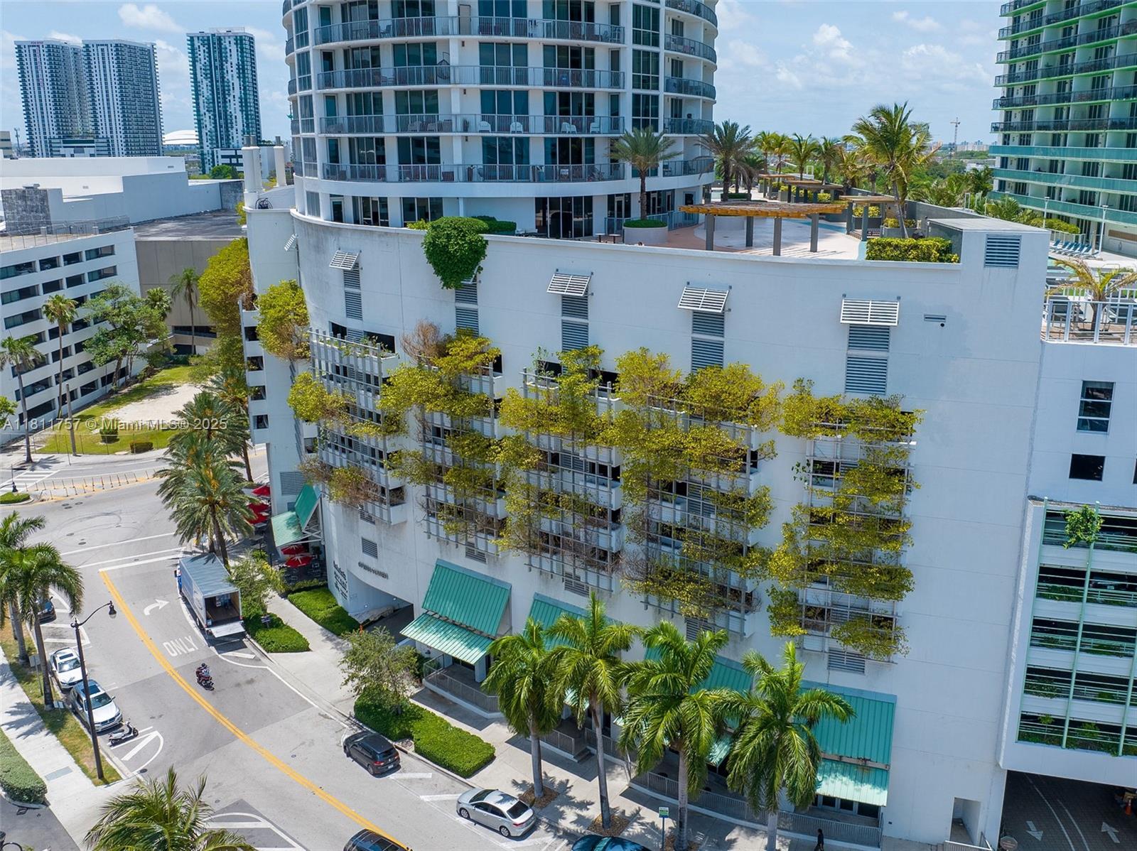 image Opera Tower Condo3