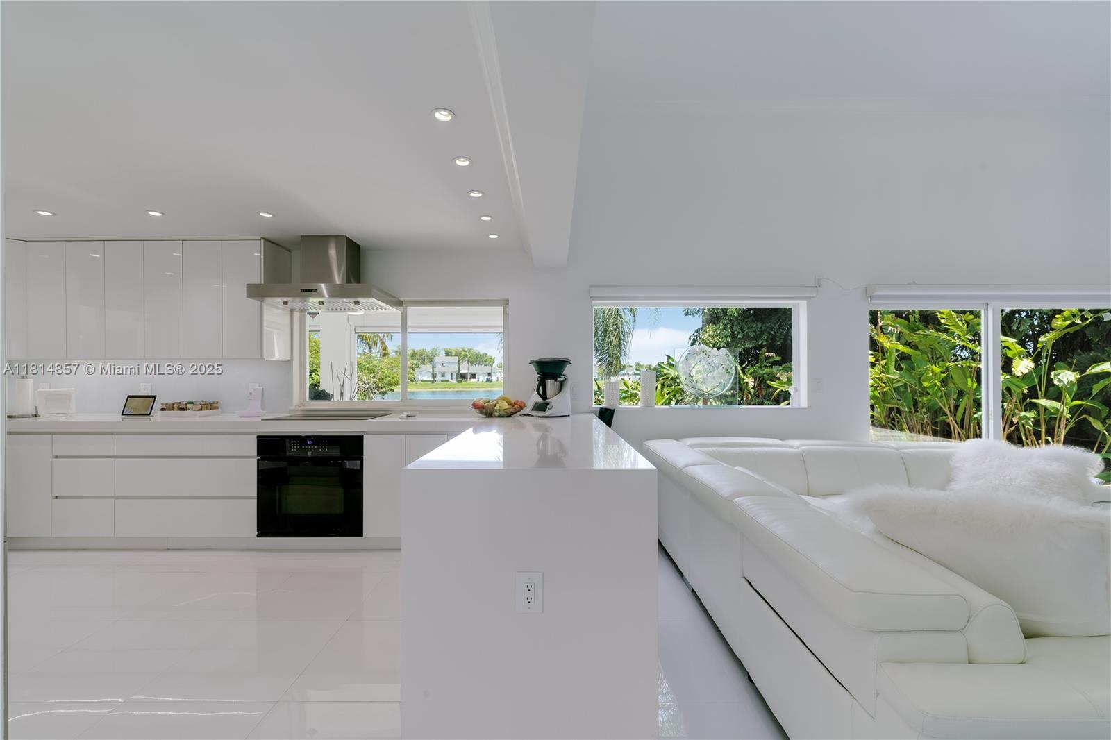 6681 SW 155th Ave Miami, FL 33193