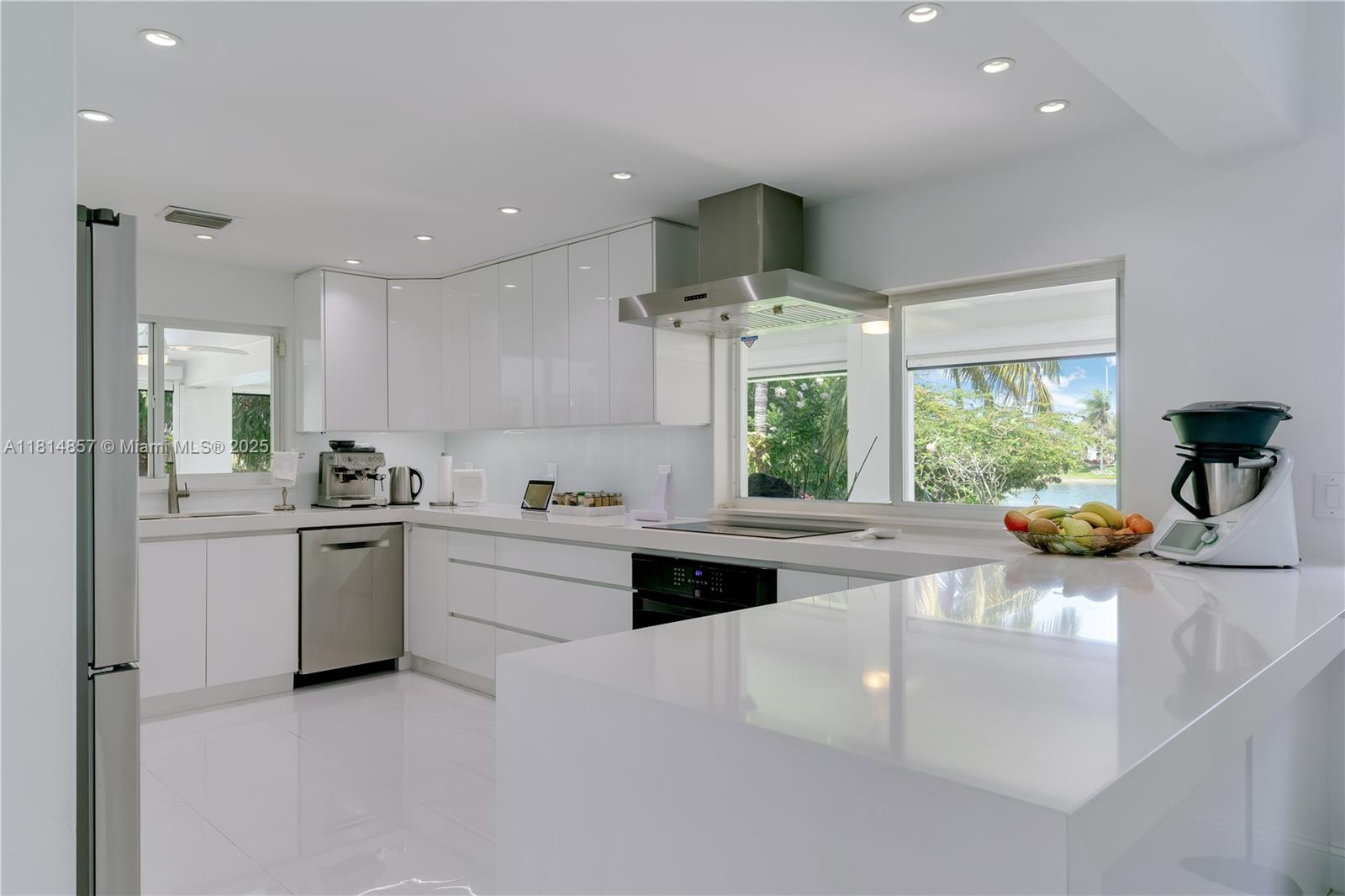 6681 SW 155th Ave Miami, FL 33193