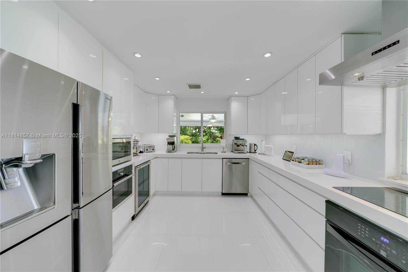 6681 SW 155th Ave Miami, FL 33193