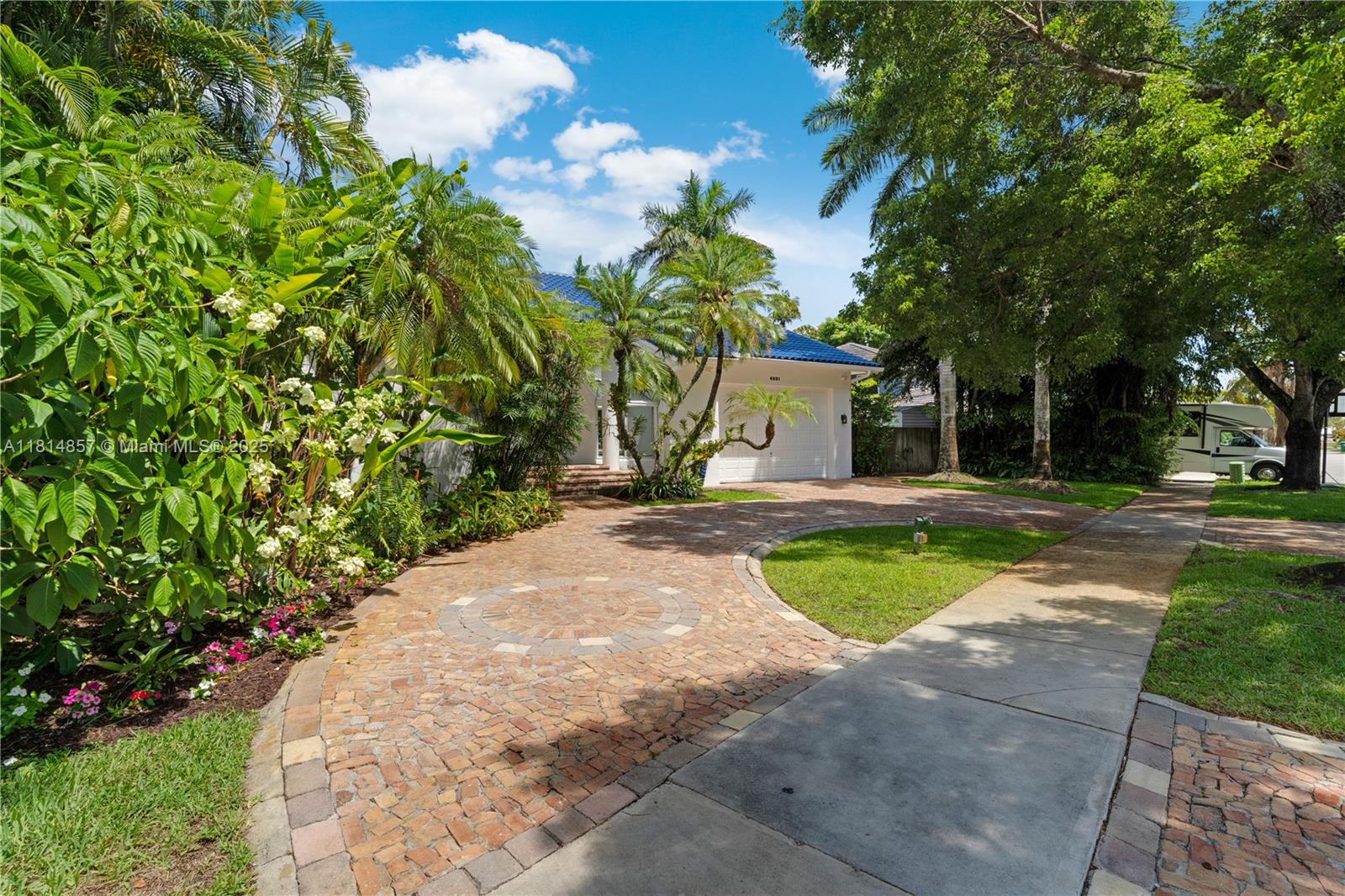6681 SW 155th Ave Miami, FL 33193