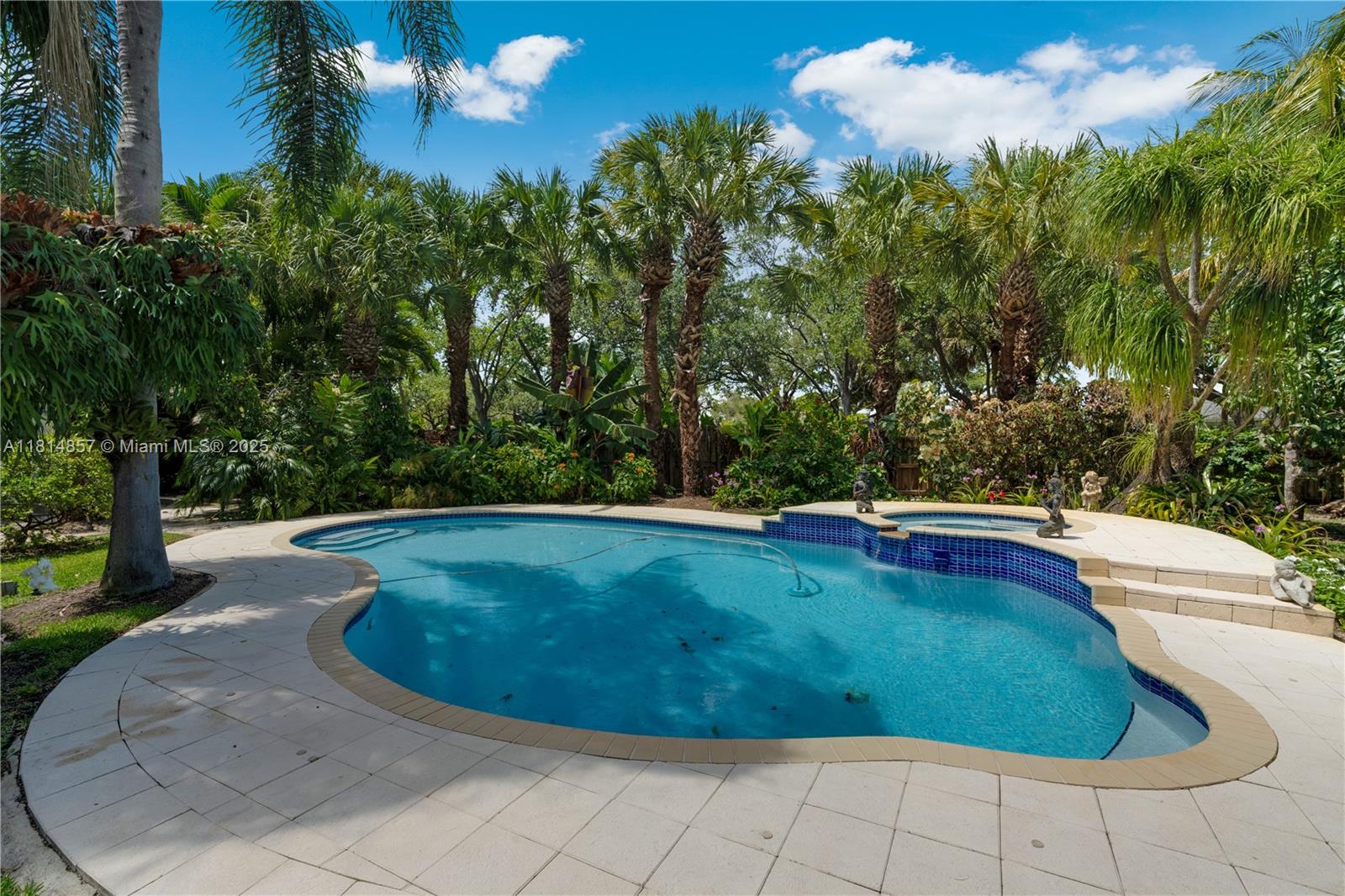 6681 SW 155th Ave Miami, FL 33193