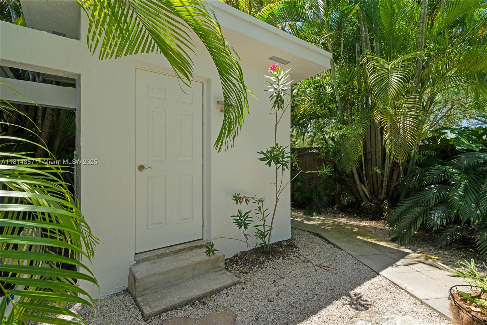 6681 SW 155th Ave Miami, FL 33193